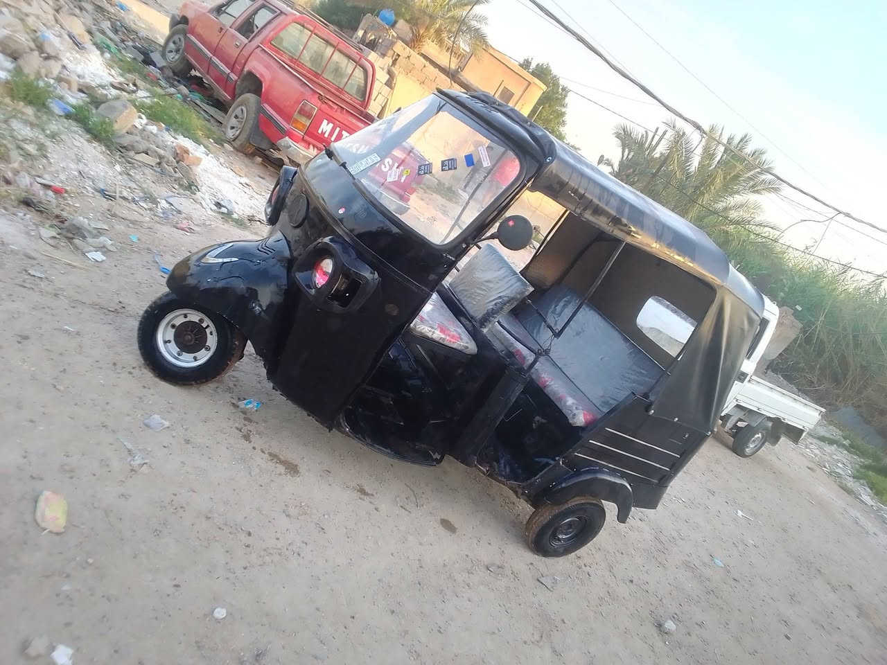 سلام عليكم تكتك اتول موديل 18 اوراق  ظفاير جدد كهرباياته كله شغاله كبل لشارع لسعر 1400وبيه مجال قليل لعنوان دوره أبو دشير هاتف ***********
