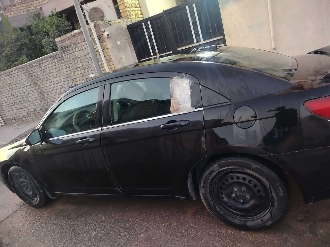 سلام عليكم سي200 موديل 2009 خليجي مكينه وكير جدد قبل مده شادهن تاير نص عمر ياباني برجستون كمبريسر راديتر وبطل شديتهم مع المكينه ولاكن تبريد ما مربوط (بدون تبريد) داخل كلش جديد كهربائيات يرادله ترتيب 
رقم سليمانيه راعيه متوفي (بدون مداور ابيع ) 
 معروضه 38 وبيه مجال مكاني واسط *********** مراوس ايضا ترهم
