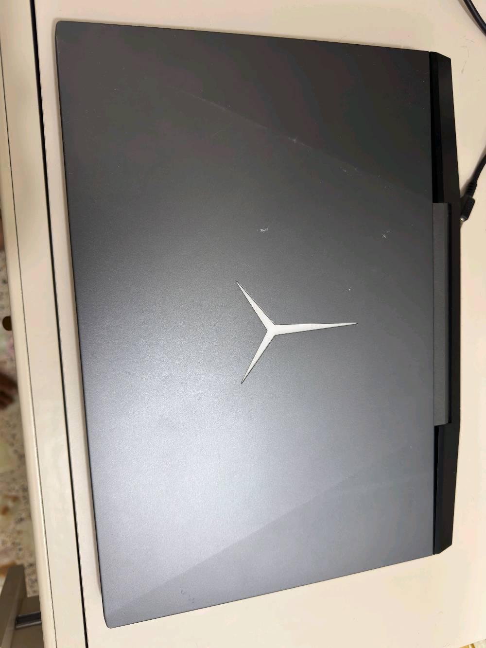 لابتوب lenova legin للالعاب والمونتاج
رام ١٦ 
cor i5 جيل 8 hq
هارد ssd1t m2
كارت شاشة خارجي nividia 1060 6g 
نظافة ٩٠٪ مكاني بغداد 
السعر ٨٠٠
