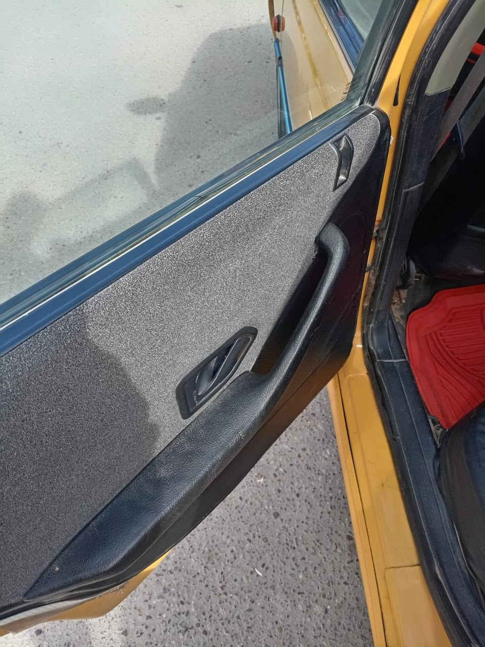 السلام عليكم  سيارة 🚗 بيجو بارس للبيع مديل 2016 سيارة حلوه مكفوله ومتعوب عليها تبيريد كير مكينه جديد تحويل ثاني يوم سياره ماتخسر عليها وباقي التفاصيل ***********  واتساب مفتوح السعر 48 وبيها مجال قليل العنوان السماوه المركز مكلغ بالنشر مصفره هيئه وغرامات يعني جاهزه🪬🪬
