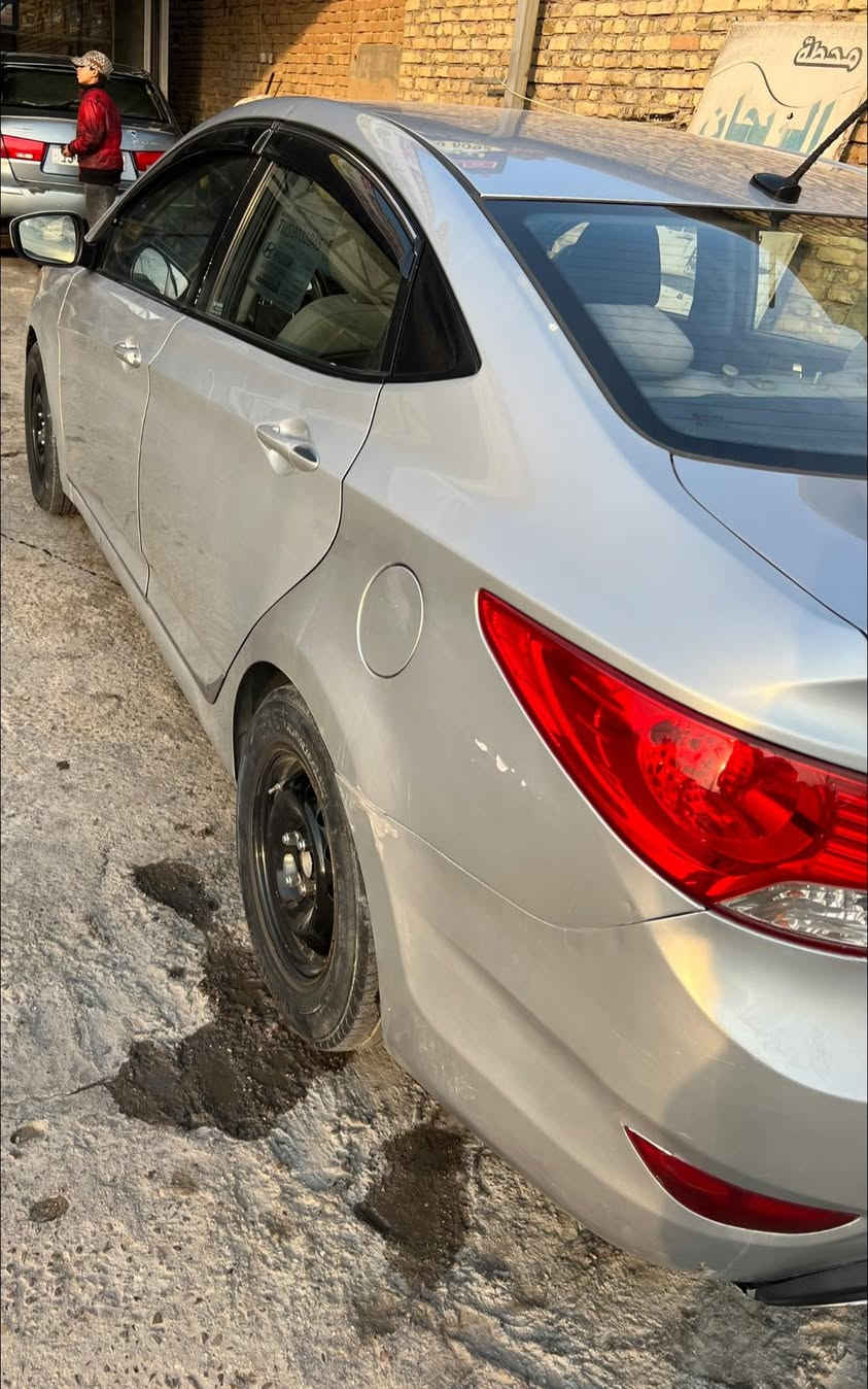 للبيع اكسنت موديل2013
وارد أمريكي محرك 1600 تخم تاير 
كير ومحرك جديد
تبريد ثلج 
تخم تاير
مكفولة من الضربة
فقط صبغ جراد الجاملغات الخلفية
رقم بغداد دولي بأسمي 
تحويل ثاني يوم
السعر 90 وبيها مجال بسيط
المكان الأنبار الفلوجة
للاستفسار الاتصال على 
***********
