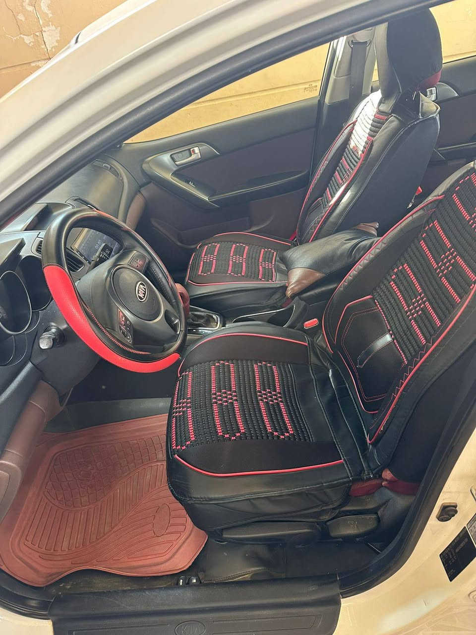 كيا سيراتو 2011
السلام عليكم كيا سيراتو خليجي موديل2011
محرك 1600دوش بشرط
رقم صلاح الدين  شرط التحويل  
السياره قطعه وحده صبغ والباقي مكفول 
محرك كير حداديه صدر كله جاهزه اي نقص مابيه 
مواصفات 
تحكم سترين 
اشاير مري مري شفط 
حساسات 
داخل لونين 
فتحة بلسقف
شاشه لمس كامره خلفيه
العنوان صلاح الدين بيجي
السعر 107بيه مجال
*********** واتساب
***********
