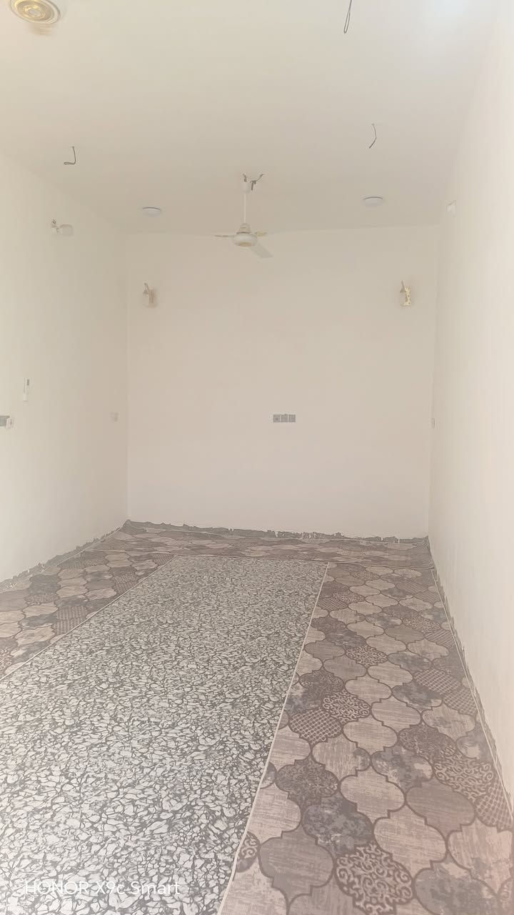 دار سكن زراعي
مساحة 200ركن

موقع الدار 📍 خلف مدرسة الحبيب المصطفى الأهلية وقريب جداً من شارع الحولي.

تفاصيل الدار:
 • غرفتين نوم
 • صالة 8 
 • مطبخ 6 
 •   دوانيه 8
 • حمام خارجي عمام داخلي 

البيت يحتاج نواقص بالأرضية 

📐 المساحة: 200 متر – ركن
السعر وتساب*********** 
📞 للاستفسار والتواصل***********

#الدناني_للعقار #عقارات_الشطرة #عقارات_ذي_قار
