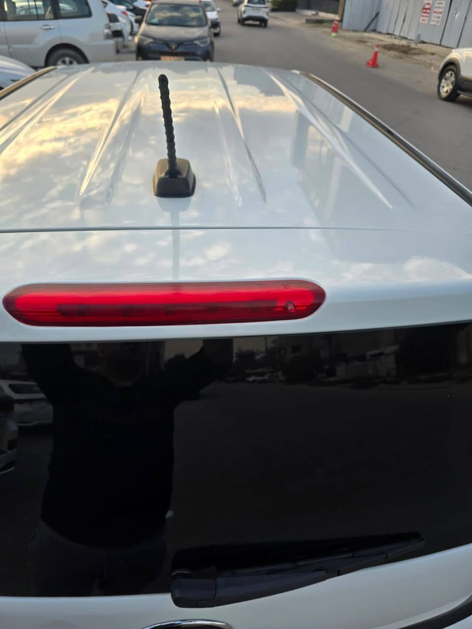 سلام عليكم صول ١٧ للبيع امريكي محرك ١٦٠٠ مصبوغة بيه الصفحة محرك وكير وتبريد مكفولات رقم سليمانية الجديد باسمي الضرر من امريكا الصندوق الخلفي السيارة كله ليبل واحد بدون تبديل صور الضرر موجوده كذلك تقرير السونار الاتصال ع *********** واتس اب وشكرا بغداد, العراق
