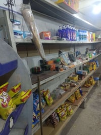 رفوف للبيع عدد 3مع عارضه عدد 2((((07763949924