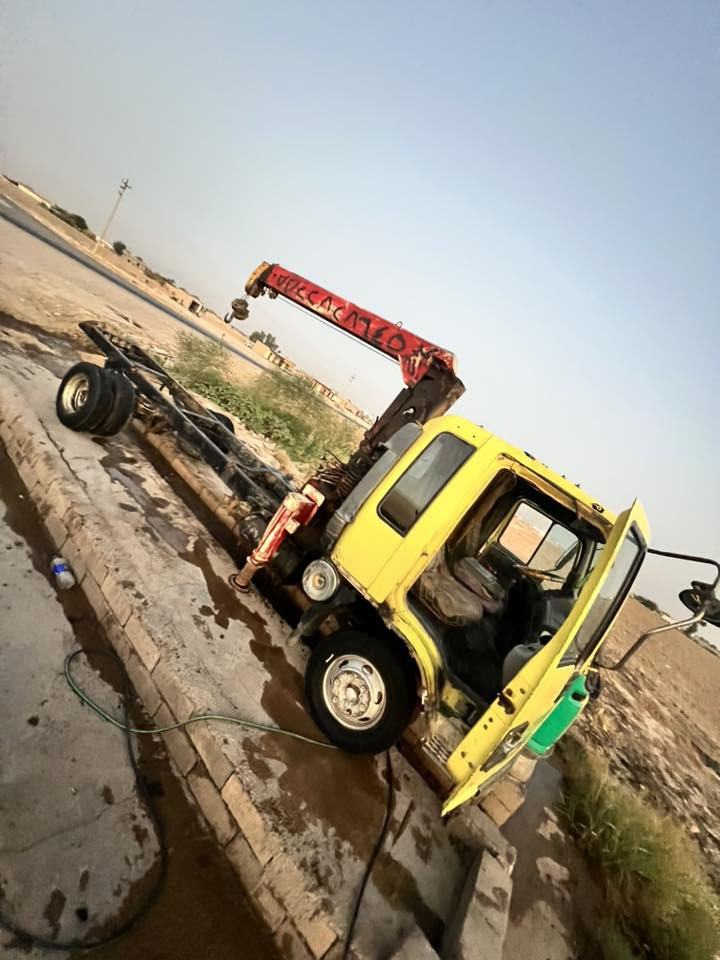 سلام عليكم اكرين هينوحجم ٧٠ موديل ٩٠رقم بغداد بل سنويه اكرين الچب مالته يونك ٣ونص طن ***********المكان سامراء
