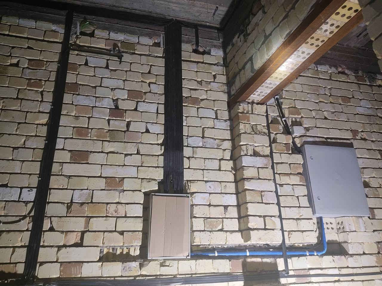 كهربائي متفرغ للعمل مكاني كربلاء 

جزء من أعمالنا بعد الفطور 

للاستفسار 
***********
