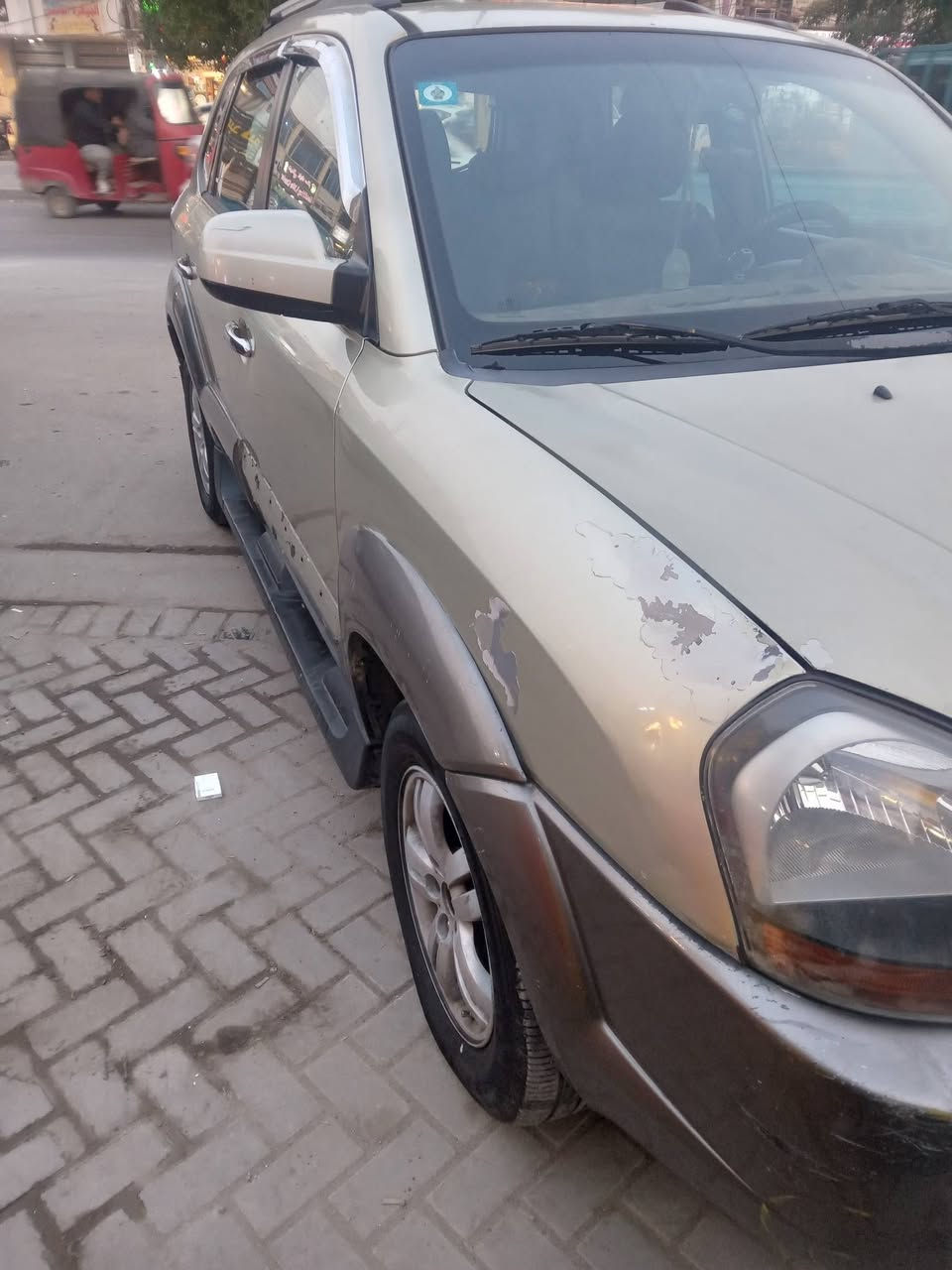 من رخصة الادمن المحترم للبيع توسان وارد أمريكي موديل ٢٠٠٨فور ويل كشن تدفئه مري كهربائيه دبل كير محرك حاويه جديد سنويه بسمي جديده هزه جديده للاستفسار بغداد البياع حي الجهاد 
*********** 
السعر95
