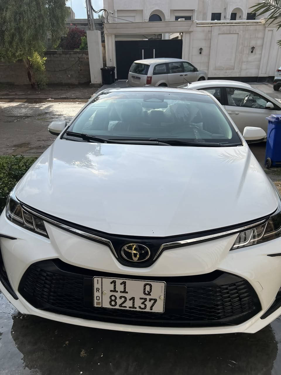 السلام عليكم موديل ٢٠٢٤ شكل الخليجي كشن جلد اسود وفتحة ١٤٥ ورقة مكفولة بيهة بس رصعة ومعدلة pdr متبين  ماشية ٣٠ الف كيلو  ***********)السيارة جديدة بمعنى الكلمة وبيهة مجال
