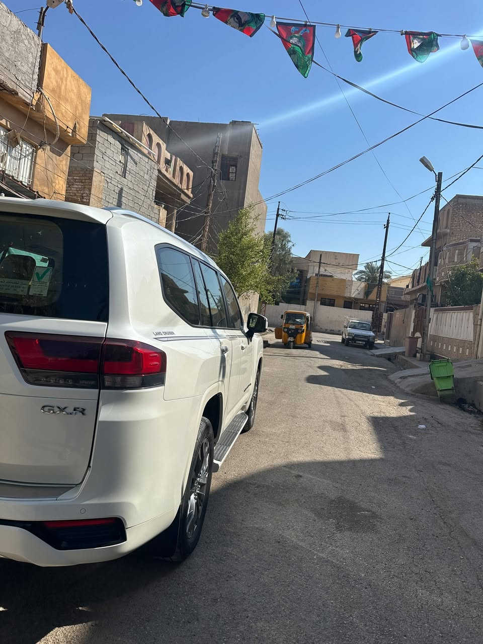 السلام عليكم
لاندكروز شركة ساز ٢٠٢٣ جديده بدون ضرر 
خمس بصمات 
تشغيل عند بعد 
رقم اربيل 
السياره باسمي التحويل ثاني يوم 
تخم تاير 
تبريد ثلج 
ثلاجه 
العنوان بعقوبة 
للاتصال على الرقم ***********
