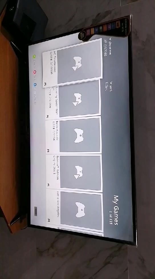 اكس بوكس 360 سلم هارد 250 غراضو كامله يدات عدد2 واير ليس
عدد الألعاب 115 السعر 105 وبي مجال بسيط 
Pes2018 
pes2013
pes2006 
Call of duty modern 2
Call of duty modern3
Call of duty Ghosts 
Call of duty black ops 1
Call of duty black ops 2
Call of duty 4
Neeb for speed 
Forza horizon 2
Blur
وبعد بي كثير العاب 
موقعي الايمن مشيرفه 
***********
