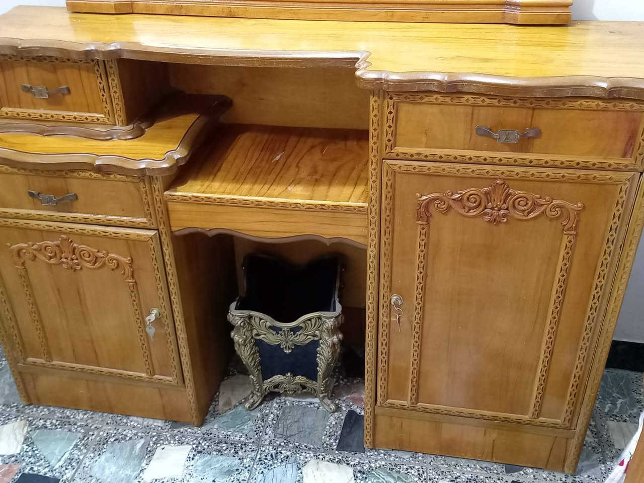 الاستفسار الاتصال على الرقم ***********
