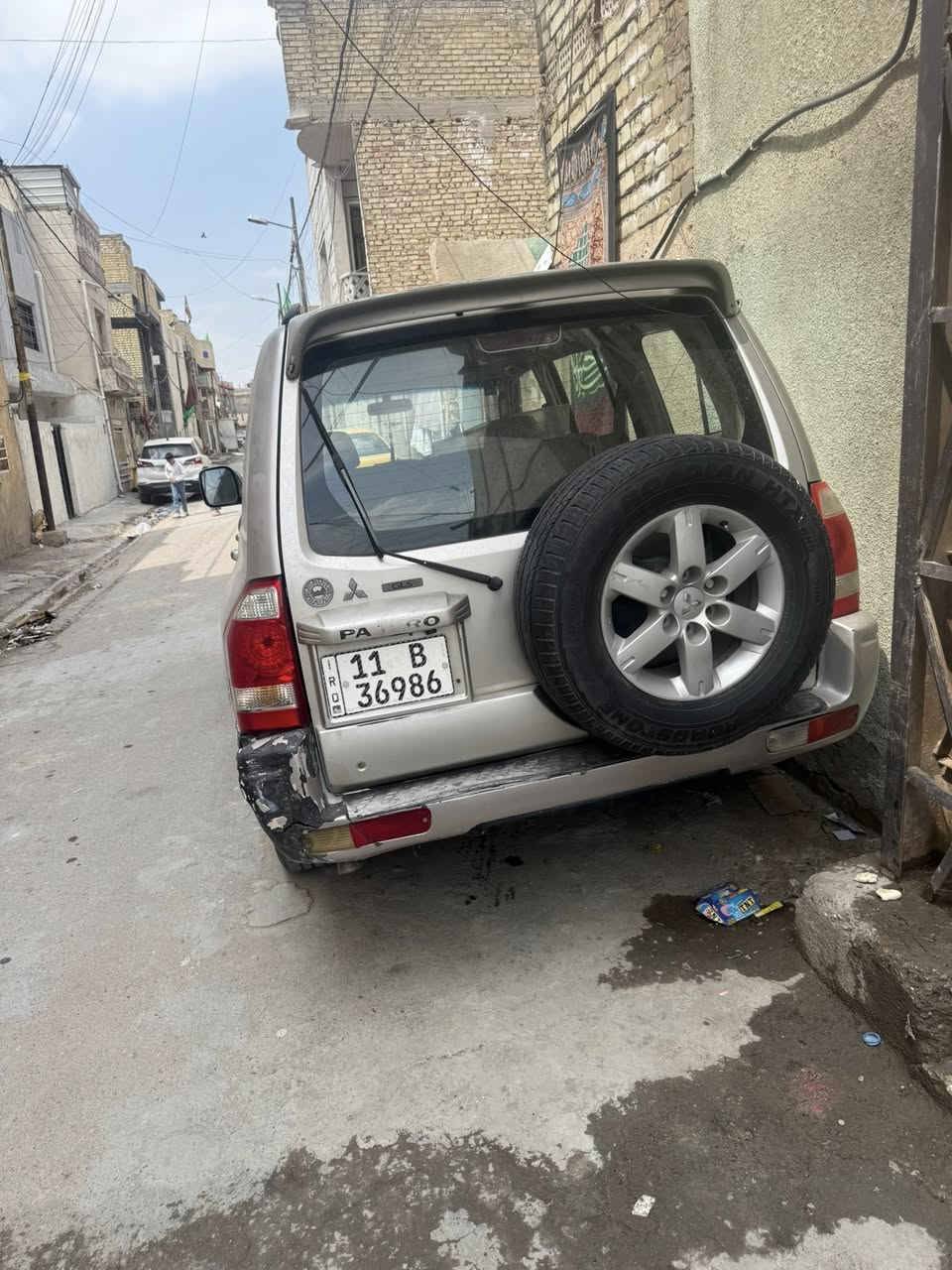 السلام عليكم للبيع باجيرو 2006
رقم انكليزي باسمي بغداد 
السيارة بيها ضربه باب الخلقي جهة السائق والجاملغ الخلفي جهة السائق المكينة بيها صوت كرنك ابيع مكينة كايمة 
السعر 85 وبيها مجال 
***********
