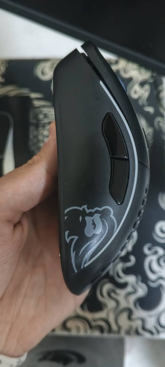 ماوس كلوريس موديل دي مستخدم model d 
اي مشكله مابيه انطيك ضمان لحد ما تقتنع غراضه كامل
السعر ٥٥ متوفر توصيل


**إذا كنت صاحب هذا الإعلان وتريد حذفه لأي سبب، رجاءا أرسل رسالة إلى الدعم الفني**