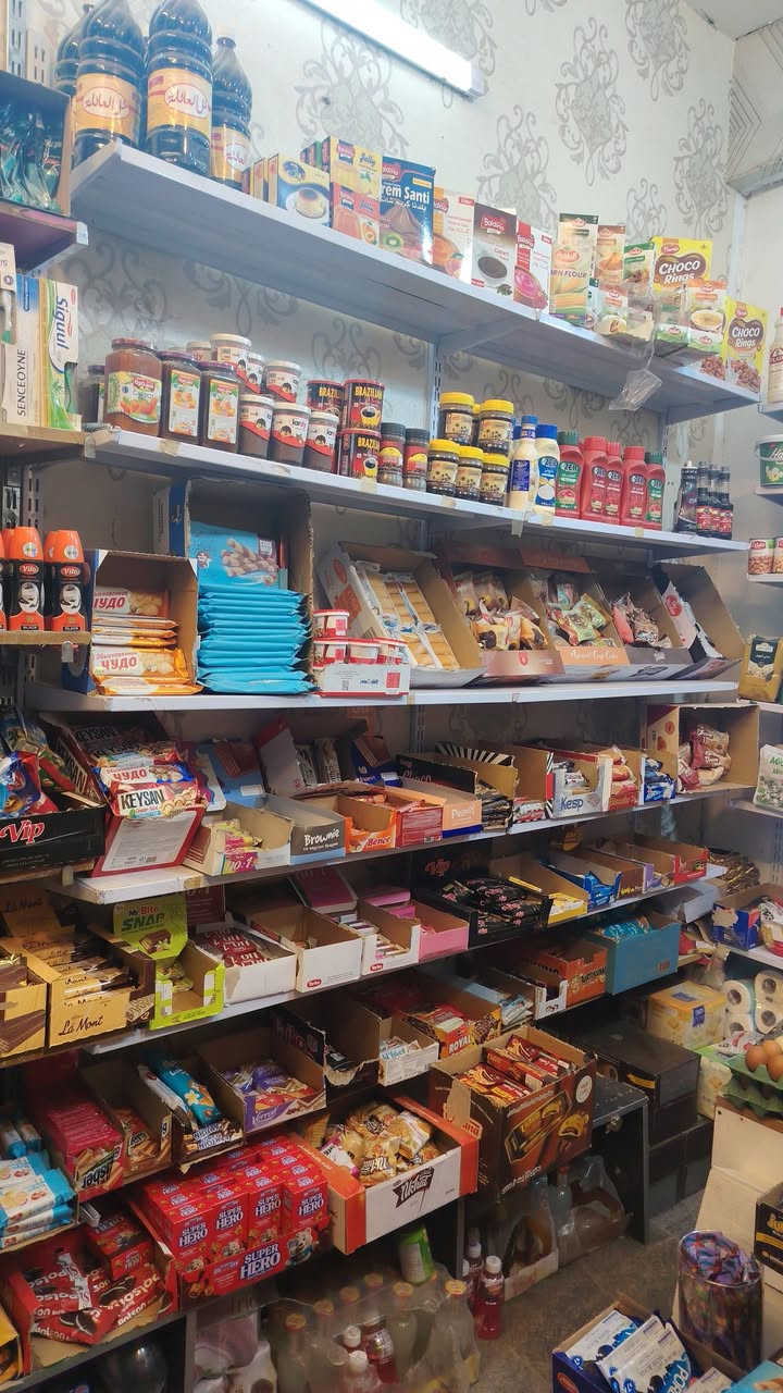 سلام عليكم رفوف لبيع عدد ٢٢ السعر ١٣٠،الشعب حي سومر رقم هاتف ***********
