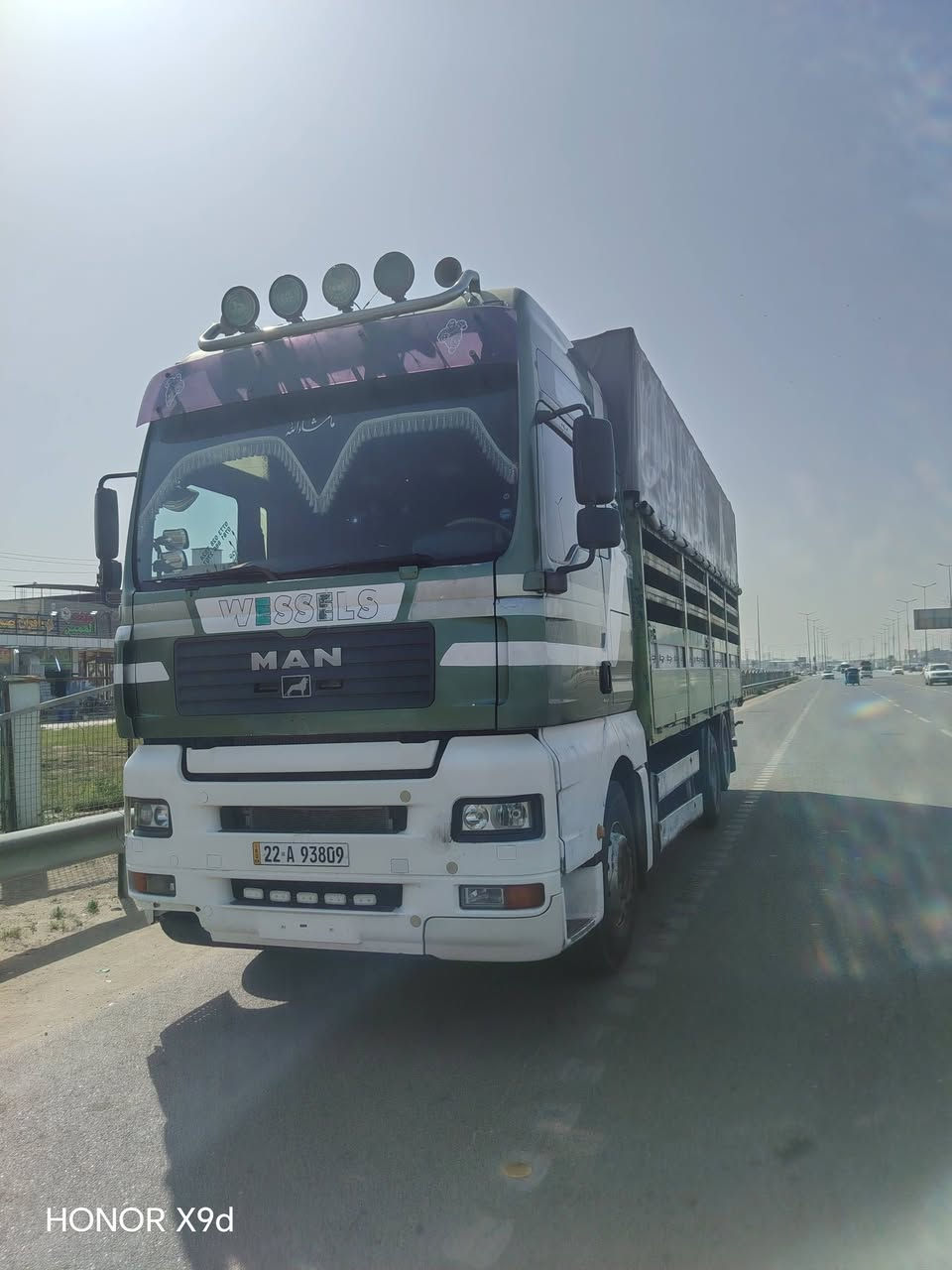 للبيع سياره مان المكان كربلاء فريحه سياره متزوج بلادي سياره حلوه تخبل ومناسبة ***********
