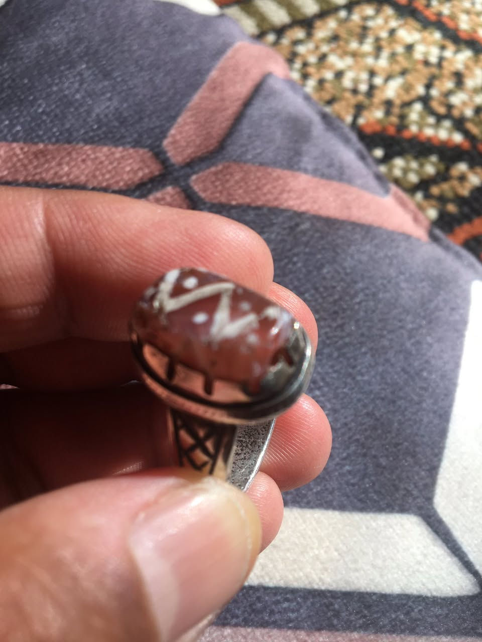 تحفه من نوادر زمان عقيق يماني اصلي خرزه كاع قديمه وصياغه فظه يدوي


**إذا كنت صاحب هذا الإعلان وتريد حذفه لأي سبب، رجاءا أرسل رسالة إلى الدعم الفني**