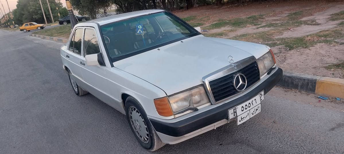 مستعجل علبيع مارسدس 190 دب طيارين جاهزه شرط تحويل او وكاله سياره  محرك  بلادي 4 سلندر  كير اوتو سياره جاهزه من كلشي تخم تاير وحداديه شرط وكهربائيات شغاله وترايك وين ميعجبك السعر42ورقه وبيها مجال سياره مال جناي الشراي يتصل واني بلخدمه ***********

