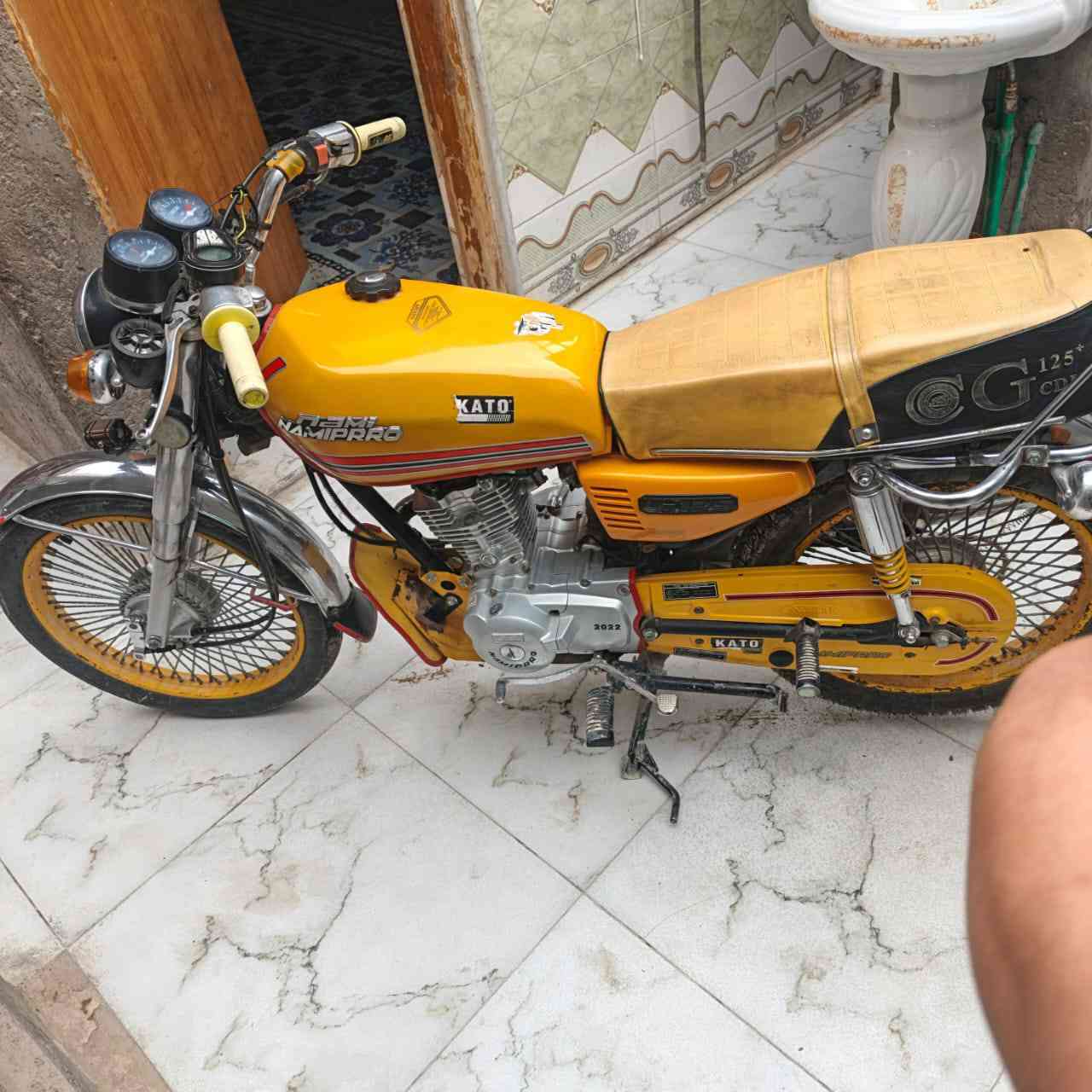 دراجه للبيع موديل 22 وكيلها العارضي مكينه ما مفتوحه المكان نجف السعر 900 وبيها مجال رقم ***********
