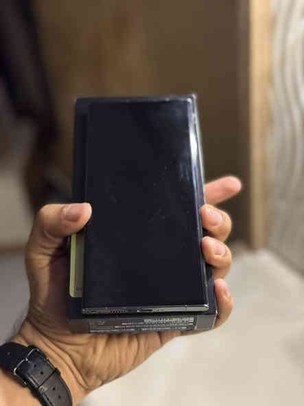 S23 ultra
256 GB
الجهاز وباكيته

مستبدل ضهر الجهاز
وشخوط بالشاشه مثل مموضح بالصور

٥٩٠ الف قفل

صليخ شارع ال٦٠٠ فرع مجمع الكوخ

***********
