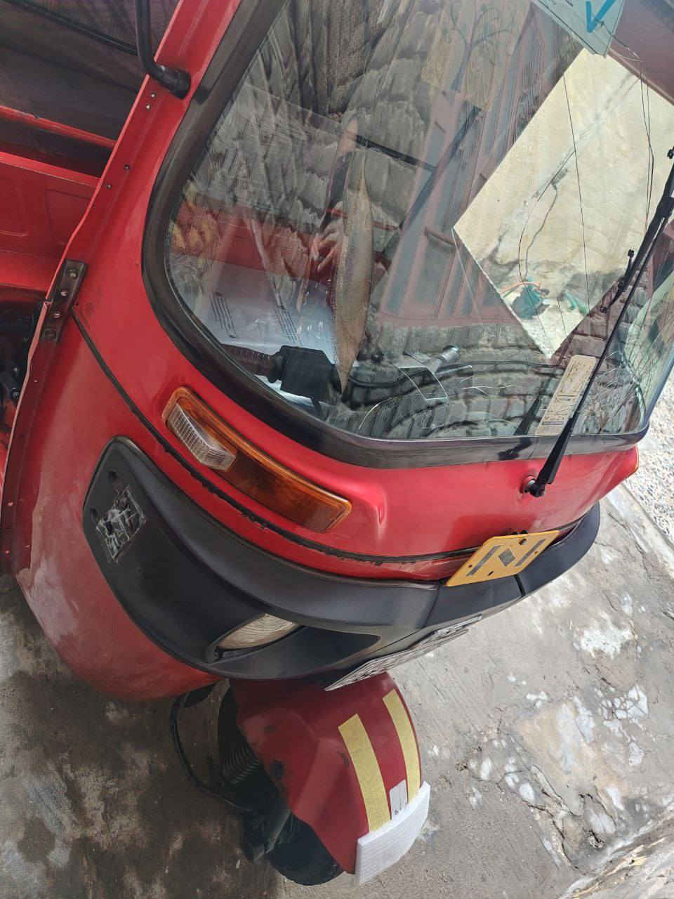 السلام عليكم تكتك  2019 اخت العشرين للبيع مرقمة وكاملة كبل تشتغل على باب الله السعر ٦ 
للاستفسار الاتصال على رقمي *********** واتساب موجود
