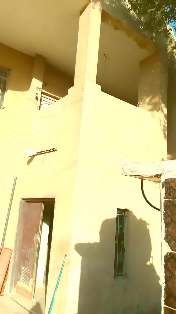 للبيع بيت حي الربيع. مساحته 275قاطين. 5غرف نوم.  +صاله+استقبال+هول +حمام عدد3+صحيات 2


**إذا كنت صاحب هذا الإعلان وتريد حذفه لأي سبب، رجاءا أرسل رسالة إلى الدعم الفني**