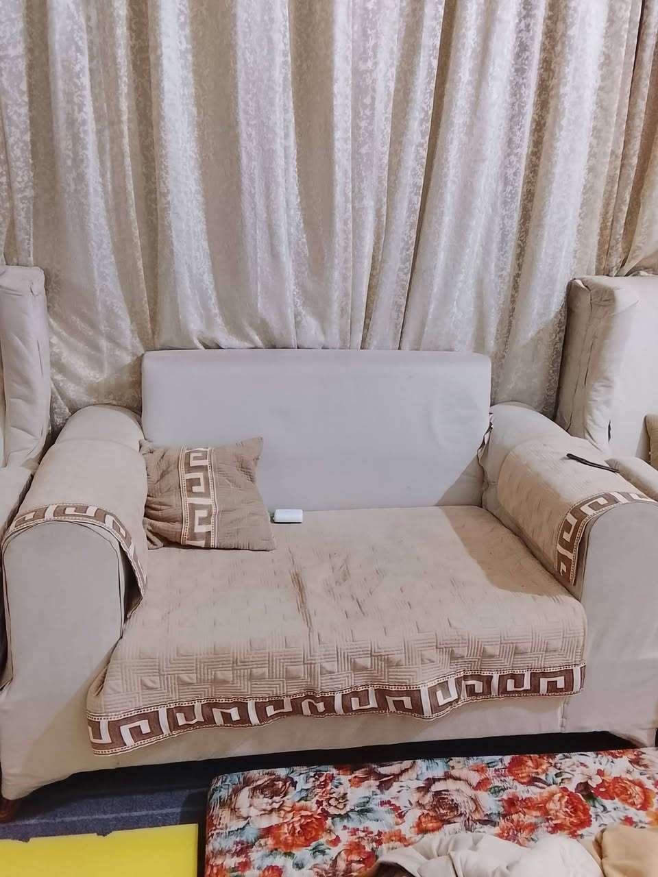 تخم 7 مقاعد نضيف مابي ضرر السعر 150 وبي مجال المكان بغداد الجديد موجود توصيل بكروه ويا المفرش 
موجود على الخاص وهذا رقمي ***********
