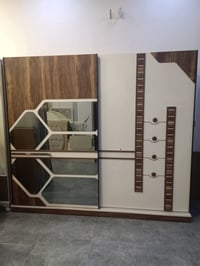 غرفه • للبيع • اخشاب