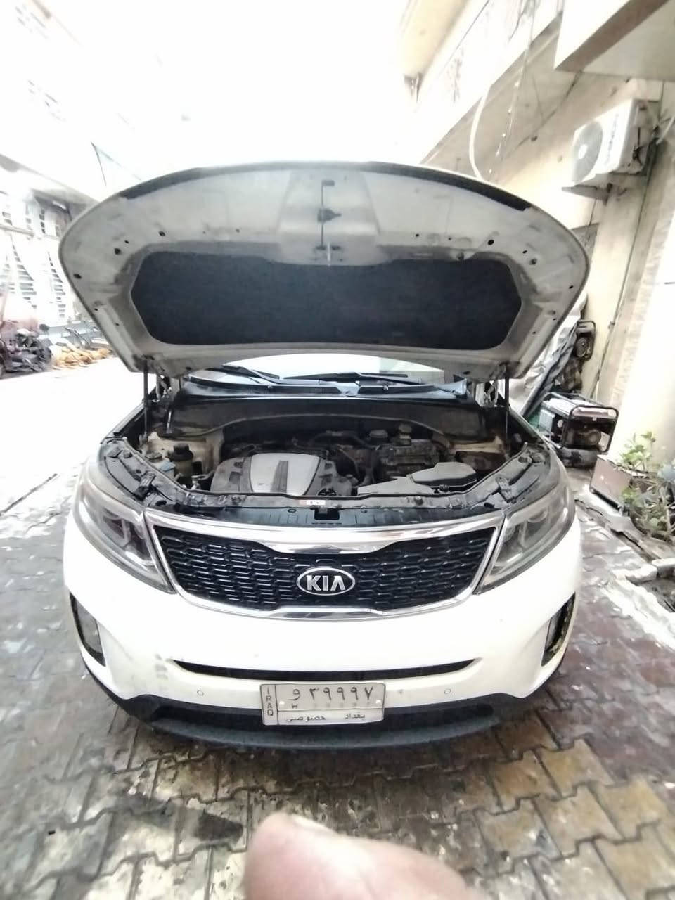 سيارة سورنتو للبيع موديل 2015 كامل مواصفات ماعدا البانوراما كويتيه مكفوله 6 سلندر السعر 205 مكانهة كربلاء مركز المدينه سنويه لسنه 2030 باسمي للستفسار الاتصال *********** و ***********
