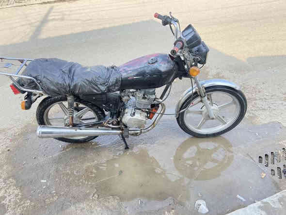 السلام عليكم 
دراجه يراني حربيه تايكر ٤كير 
 موديل2020 مكينه ناعمه لاتبخير ولاتنقيص لانضوح شلعه تخبل مكينه خرسه دبلات شغاله امامي خلفي ظفيره كامله لايت واشاير ودشبول ول جوزه  شغالات 
مكاني بغداد مدينة الصدر 
السعر 275 وبيها مجال انشاءلله 
الرقم ***********
