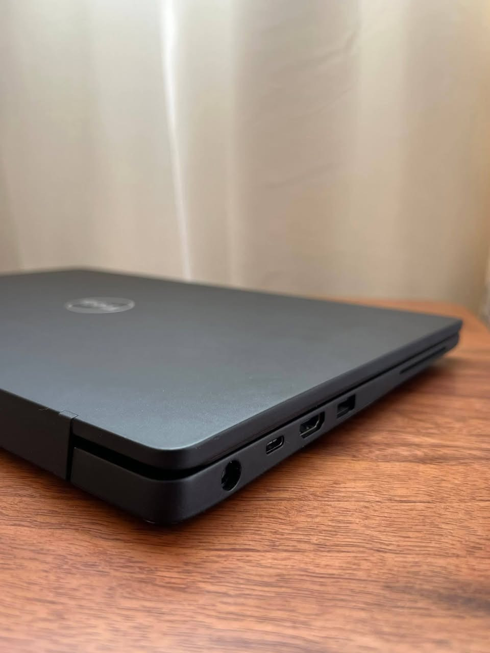Dell نظيف بس بي مشكلة ماعرف شنو تركته تقريبا 4 ايام ورجعت ميشتغل وديته تصليح بدل بايوس فحص كلي خلل بلبود شوف غيري يصلحه الك وتركته 
مواصفات 
شاشة 14 
cr7 8th 
Ssd 256 
ram DDR4 8
ips 144 

مع جنطة وشاحنة الاصلية والهارد مفصول بي كم شغله بس اسحبهن 
السعر 125 الف قابل للتفاوض
وللامانة مالي خلك اصلح وممتفرغ ابدا
مكاني بغداد البياع 
***********
