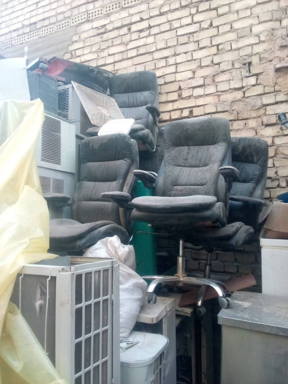 غراض للبيع مكانهم نجف ***********
