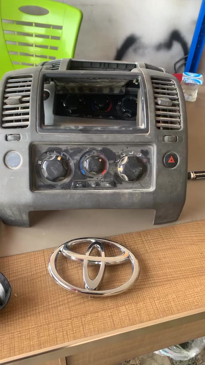 محلات عبدالله تويوتا
جميع قطع غيار البيكم

هايلوكس نيفاره

شبوط 

***********
