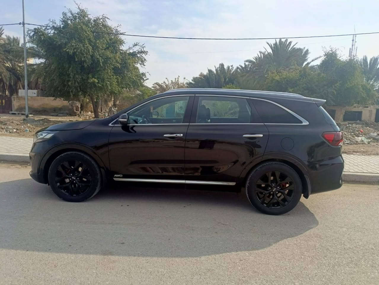 سورنتو فول مواصفات من كل المواصفات كامله بغداد بسمي بيه بنيد مبدل فقط السعر ١٨٥ وذا اكو مراوس عادي  مكاني بغداد***********. المكينه ٦سلندر   ٧راكب
