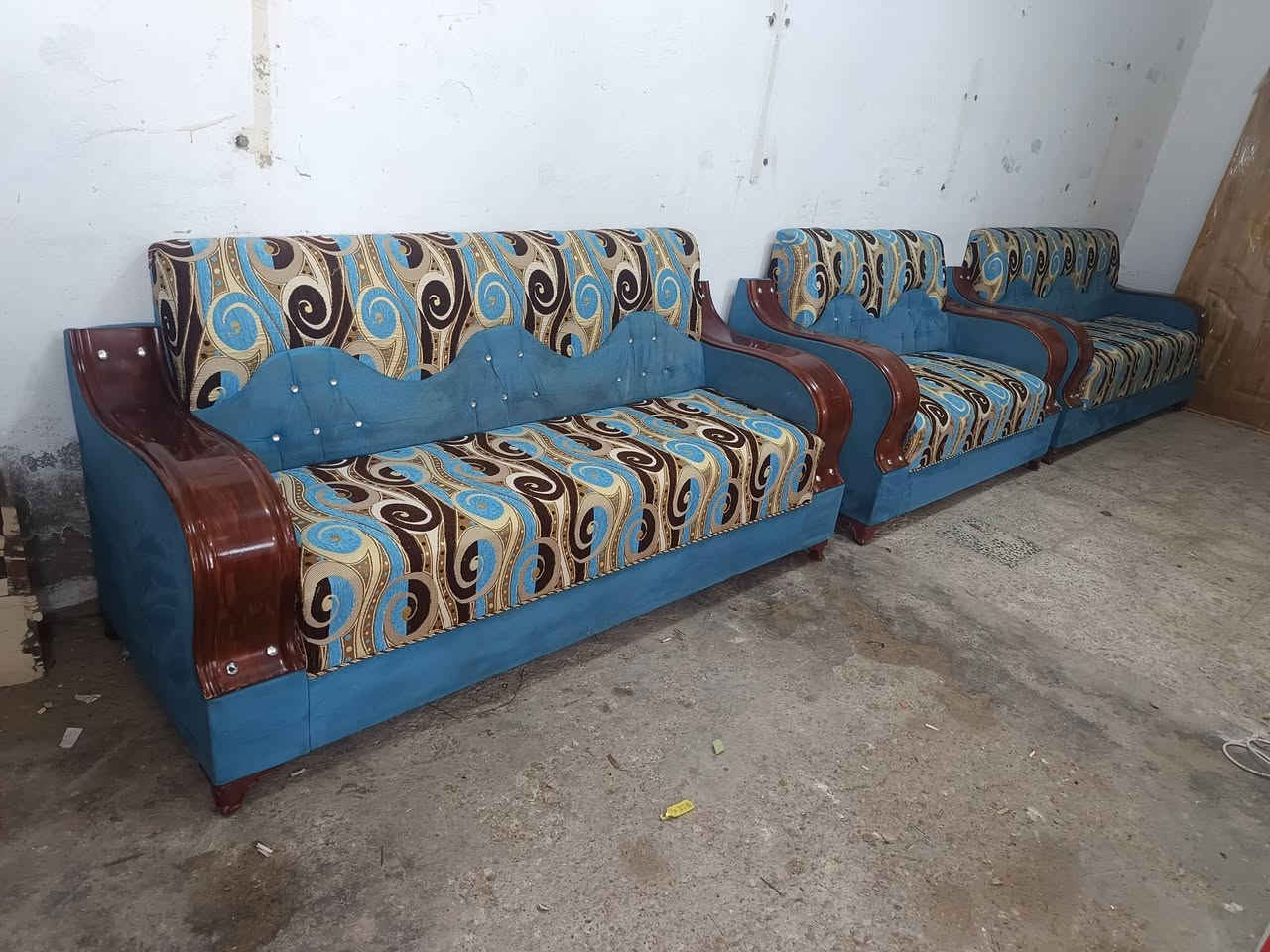 ✨💫ع بركه لله 💫✨
💫يقدم معرض نور الامير 💫
💫للبيع الاثاث المنزليه ولعمل دواوين💫 💫وتخامه حسب اختياركم والطلب 💫
💫ملاحظه يوجد لدينااا دوشمه التخامه💫 المصريه بانواعهاا 💫
💫للبيع مباشر يوجد لديناا مراوس مع💫 الفرق 💫
💫العنوان الكوت العزه الجديده 💫
💫قرب مدرسة 🏫العزه الابتدائية 💫
💫قرب الكراج العزه💫 
✨الاستفسار مراسله الصفحه او الاتصال ع الارقام التاليه 👇🏻
***********
***********
بأداره 💕حيدر البدري 💕
💫متواجدين ع واتساب او تصال💫
