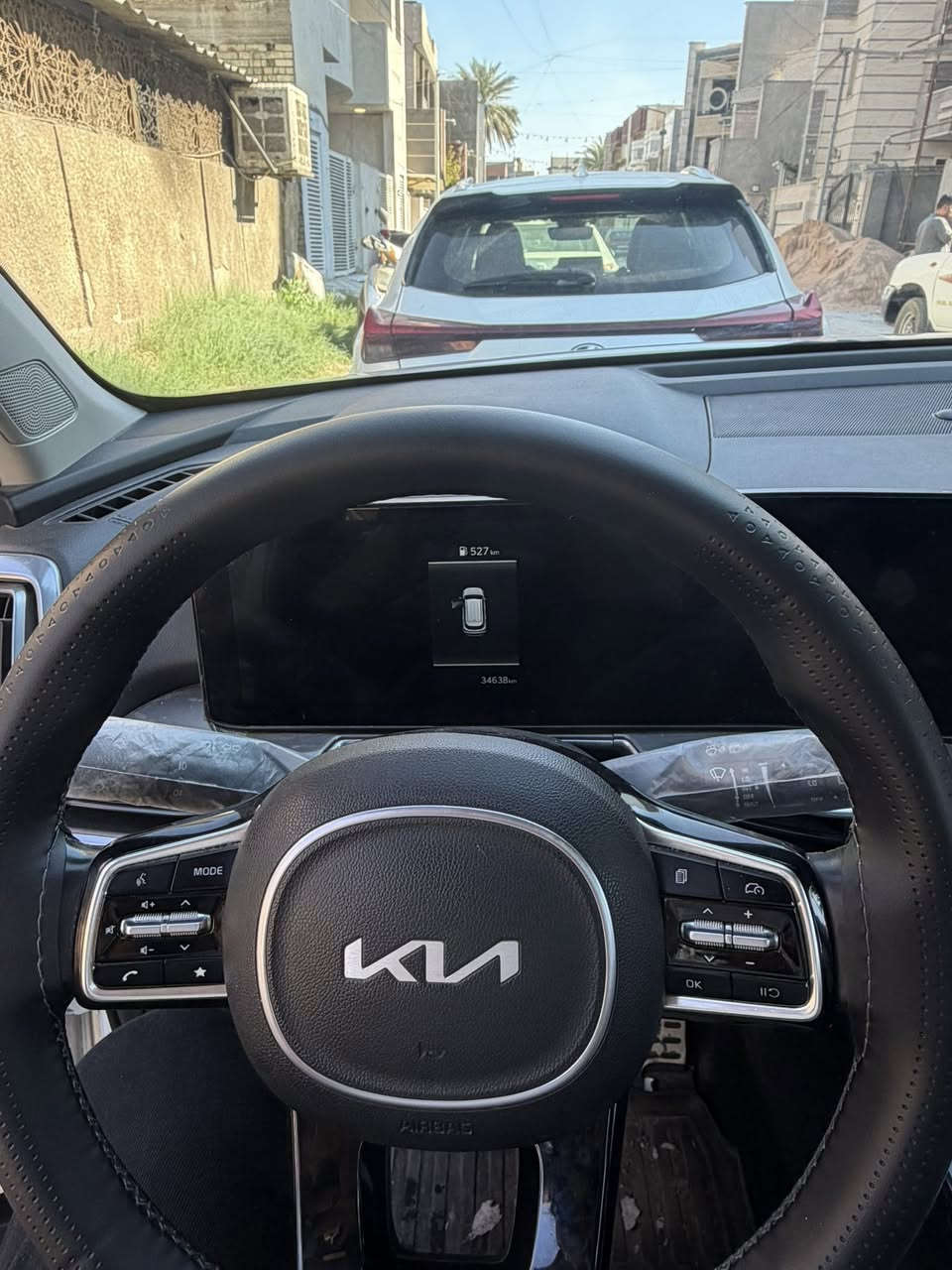 السلام عليكم 
سورنتو 2025 7 رامب  للبيع الدولية رقم بغداد بأسمي 
السيارة فول مواصفات عدا السايد بريك بالرجل والكير عصا 
المحرك 2500 
كامرة
شاشة جبيرة
بصمة 
تغشيل عن بعد 
بانوراما 
مري كهرباء 
حساس امامي
حساس خلفي 
شحن لاسلكي 
صندوك كهرباء 
ماشية 34638km قابلة للزايدة
بغداد الكرادة
للاستفسار الاتصال على ***********
السعر 305وبيها مجال للشراي
