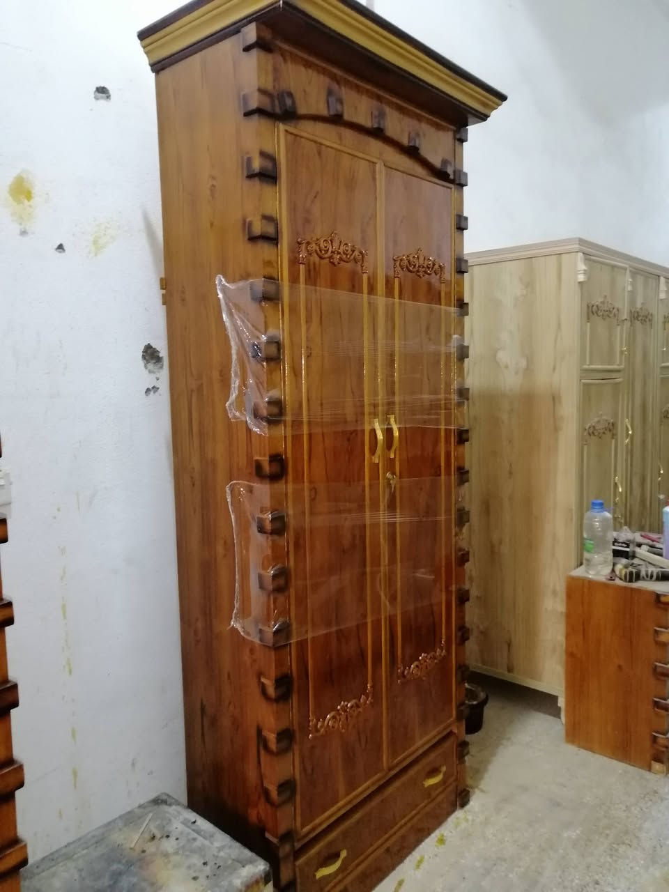 السلام عليكم غرفه للبيع ٦باب طابقين توصاه صاج داخل خارج ظهر جرجوبه صاج شرط النظافة استعمال كلش قليل السعر 875 الف وبيه مجال العنوان بعقوبه كاطون الرازي شارع ابو رباح قرب مرطبات لسيد مزاد ابو كرار الغريباوي *********** قرب جامع اسماء الله الحسنى
