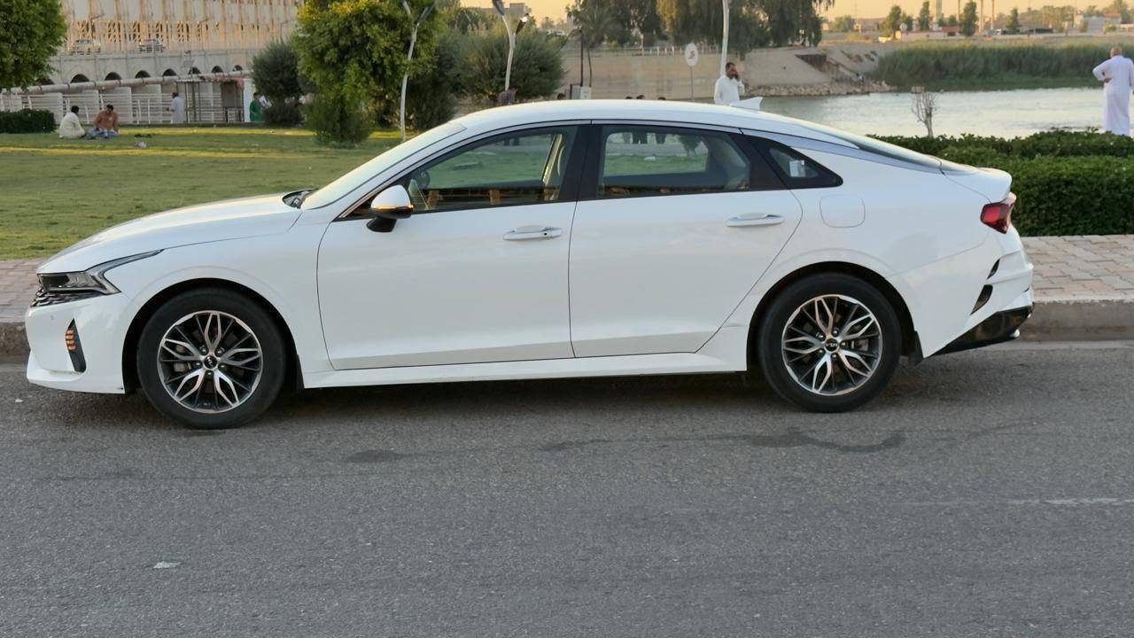 السلام عليكم ورحمة الله وبركاته
للبيع كيا K 5 موديل 202‪2

المواصفات :

• محرك 2.0 لتر بقوة 152 حصان.

• ناقل حركة أوتوماتيك 6 سرعات.

• مقاعد كهربائية.

• مقاعد جلد.

• تشغيل بالبصمة مع دخول ذكي.

• كاميرا خلفية.

• حساسات.

• مصابيح LED أمامية.

• اختيار وضعيات القيادة (Drive Mode).

• لا يوجد سقف بانوراما. 

• شاشة 8 بوصات أصلية من كيا.

• مكيف أوتوماتيكي ثنائي المنطقة (Dual Zone).

• USB + AUX + Bluetooth

السيارة رقمها اربيل ماشية 100‪,000‪ KM

لون ابيض / وارد خليجي 

السعر ١٨٥ للشراي وبيها مجال بسيط

مكاني الرمادي

رقمي 

079‪06836218


**إذا كنت صاحب هذا الإعلان وتريد حذفه لأي سبب، رجاءا أرسل رسالة إلى الدعم الفني**