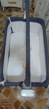 تخت طفل • كهربائي • نظيف