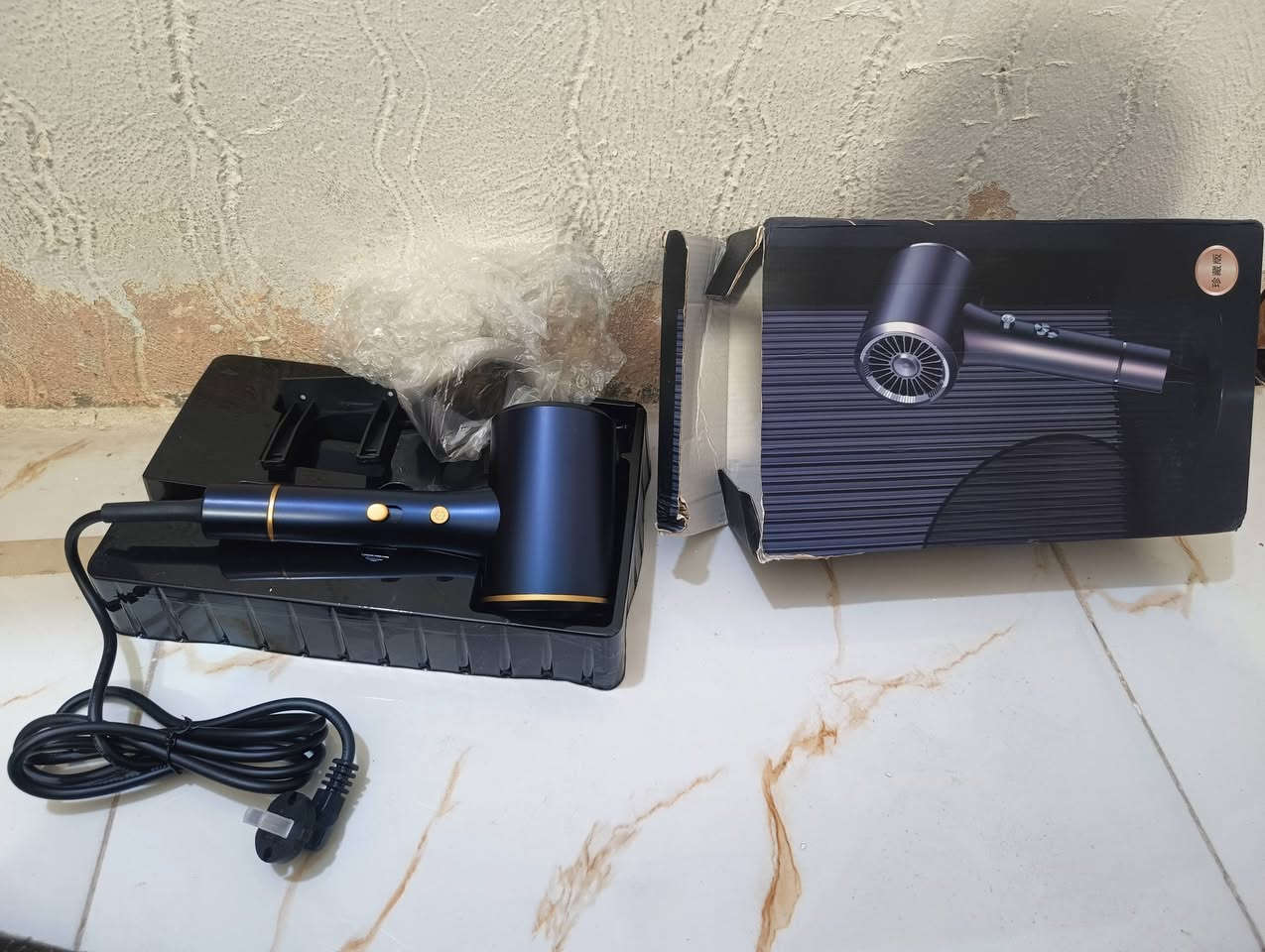 للبيع العنوان النجف الأشرف حي العسكري كبل. بنص السعر كلة جديد بالكارتون وشرط الشغل
*********** واتساب اتصال متوفر
