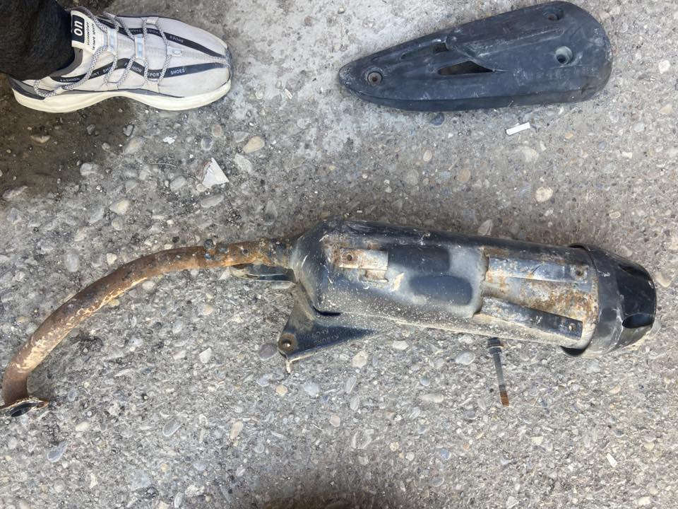 السلام عليكم تاير مابي شي وصالنصه ملحومه مابيهه شي كاملات
تعال اخذهن بلاش 
مكاني قلعه سكر 
رقمي :***********
