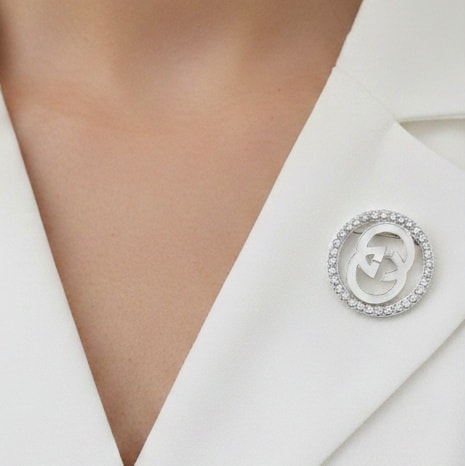 الجمال مو بس قطعة.. الجمال بصمة! ✨
​للي تدور على النزاكة بأسلوب مختلف، جبنالكم بروش "الأيقونة الملكية". قطعة فضية مرصعة بالزركون الصافي، مصممة بدقة حتى تعطي لطلتج فخامة ما تتقارن. 💎
​ليش لازم تكون بـ "كولكشن" إكسسواراتج؟
​🌟 تصميم أرستقراطي: يرهملج بكل وقت، سواء ببدلة رسمية أو فستان سهرة.
​✨ لمعة تخطف العين: فصوص الزركون مختارة بعناية حتى تظل تبرق وية كل حركة.
​🛡️ جودة عالية: طلاء ثابت يحافظ على لونه ومظهره الفخم.
​هذي القطعة مو مجرد إكسسوار، هذي اللمسة الأخيرة اللي تكمل هيبتج. 👑
​📦 يوجد توصيل لكافة محافظات العراق.
📥 للحجز أو الاستفسار عن السعر، راسلينا على الخاص (دايركت) أو واتساب.
​#أناقة_عراقية #بروشات_فخمة #موضة #بغداد #إكسسوارات_نسائية #ستايل_ملكي


**إذا كنت صاحب هذا الإعلان وتريد حذفه لأي سبب، رجاءا أرسل رسالة إلى الدعم الفني**