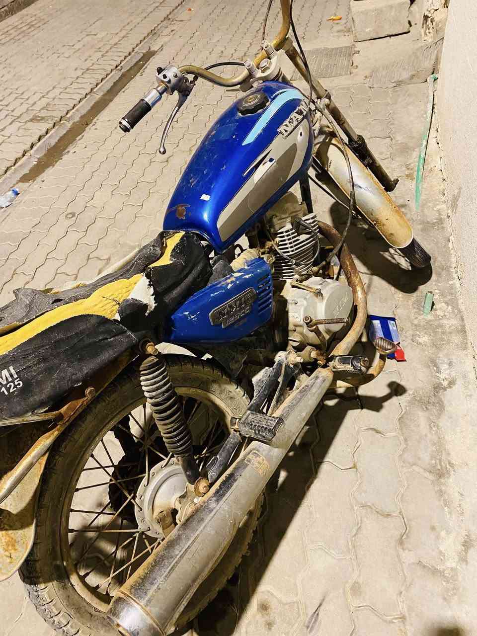 دراجه نامه للبيع شغاله ابيع كوم حديد مكاني بصرة البراضعية سعر 150رقم ***********
