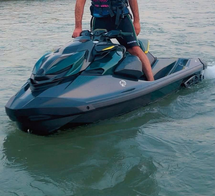 سلام عليكم سيدو موديل 2023 فول موصفات سماعات شاشه دجتل فئه رياضي و فئه اقتصادي بعده جديد برقي ما مفتوح بي ماشي 90 ساعه وقابل لزياده رقم الهاتف ***********
