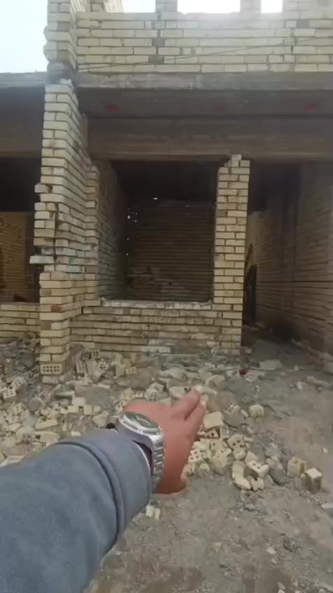 السلام علیکم للبيع بيت مساحة 50 متر في الدوانم نهايت الشرطة الخامسة مقابل سويب قرب جامع الغفور الرحيم شارع ابو نزار موقع جدا حلو تلبيط غرفتين نوم صاله كبيره تسليم مفتاح كامل سعر 55 مليون الستفسار *********** عبد العزيز تواصل واتساب أو مراسلة الصفحة
