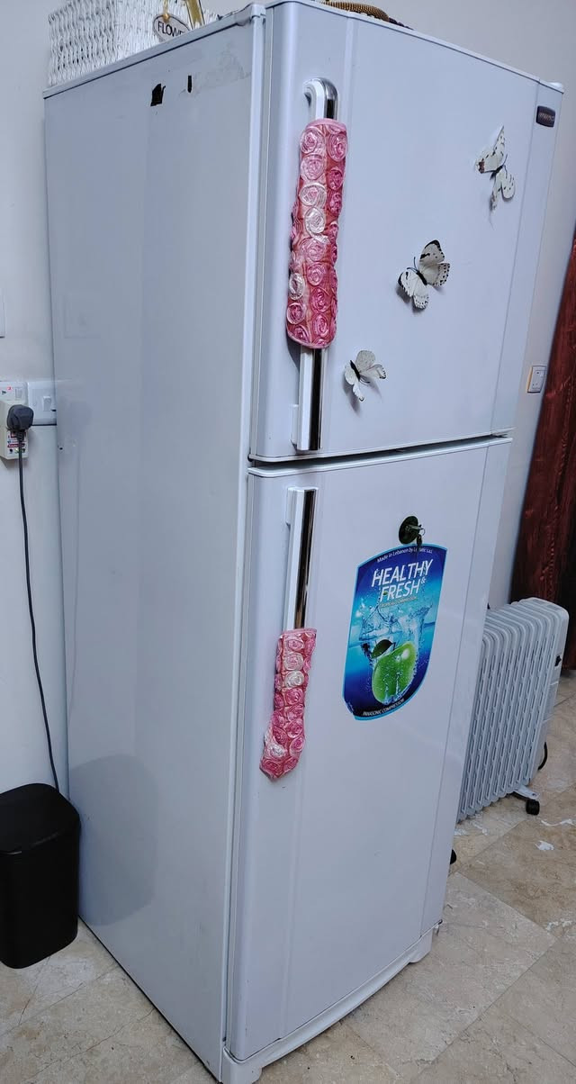 السلام عليكم ثلاجة كونكورد مستعملة ١٨ قدم نظيفة مكان بغداد للاستفسار الاتصال على الرقم ***********
