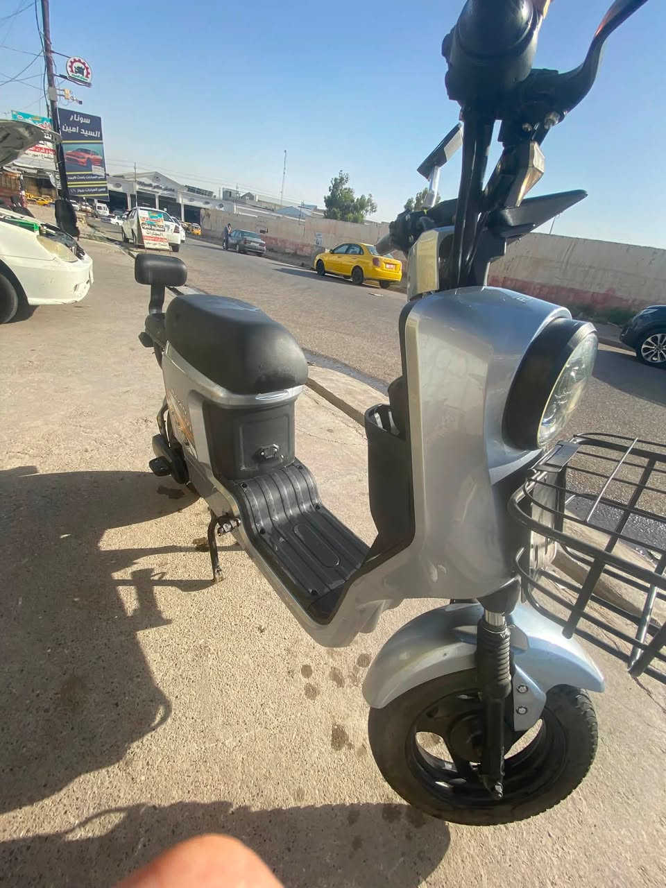 السـلام عليـكم دراجـة للـبيع 🔥
R9 .2026 دراجـة ريان 
دراجـة خير من الله 
خمس بـطاريت دبـل 36 امـبير 🔋
درجـةة تاخذهه تدعـيلي 
عـقل شرط 
ملف شرط 
بطرايات شرط 
ماملعوب بيهـن 
دبـل اشـاره عالي 
زيلون عالي وناصي كله شغال
السـعر 475 وبي مجال بـسيط 🔥
مكاني موصل الايسر 
حي تحرير قرب جامع ال البيت 
حي صدام قرب جامع الزهراء 
للتواصل خاص او ع رقم 
***********
مـتواجد واتساب
