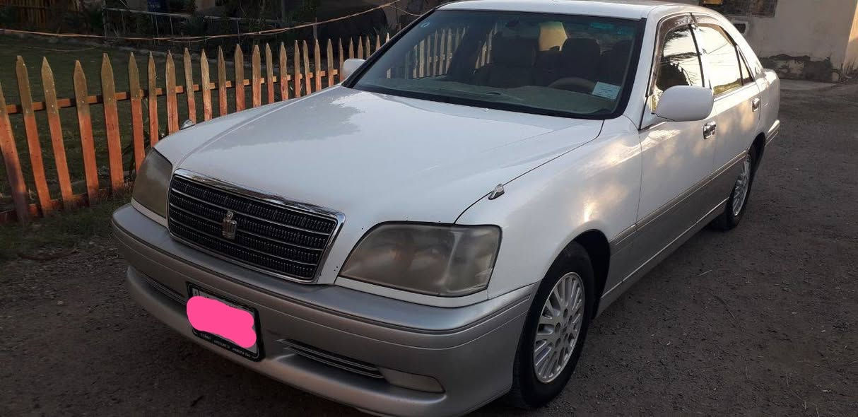 سيارة ملكة كراون موديل 2003- رقم دولي انبار – سنوية  لحد 2029 باسمي تحويل مباشر- مكفولة- محرك حاوية ياباني ماشي 20 الف ستة سلندر (VVT) جديد كلش ما ينقص قطرة دهن- صدر جديد امامي وخلفي مكفول – كشر مكفول- گير وتبريد وحدادية- كامرة خلفية بردة خلفية- للتواص الاتصال على الرقم / ***********
