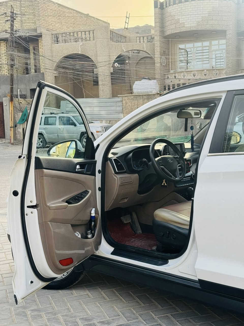 للبيع توسان 2019 خليجي كفالة عامة عدا شوية بارد بل جاملغ الأمامي جهة السكن كفالة كير ومكينة السيارة فول مواصفات مكاني بغداد الأمين الثانية للأستفسار الاتصال على الرقم *********** السعر 200 وبيها مجال للشراي
