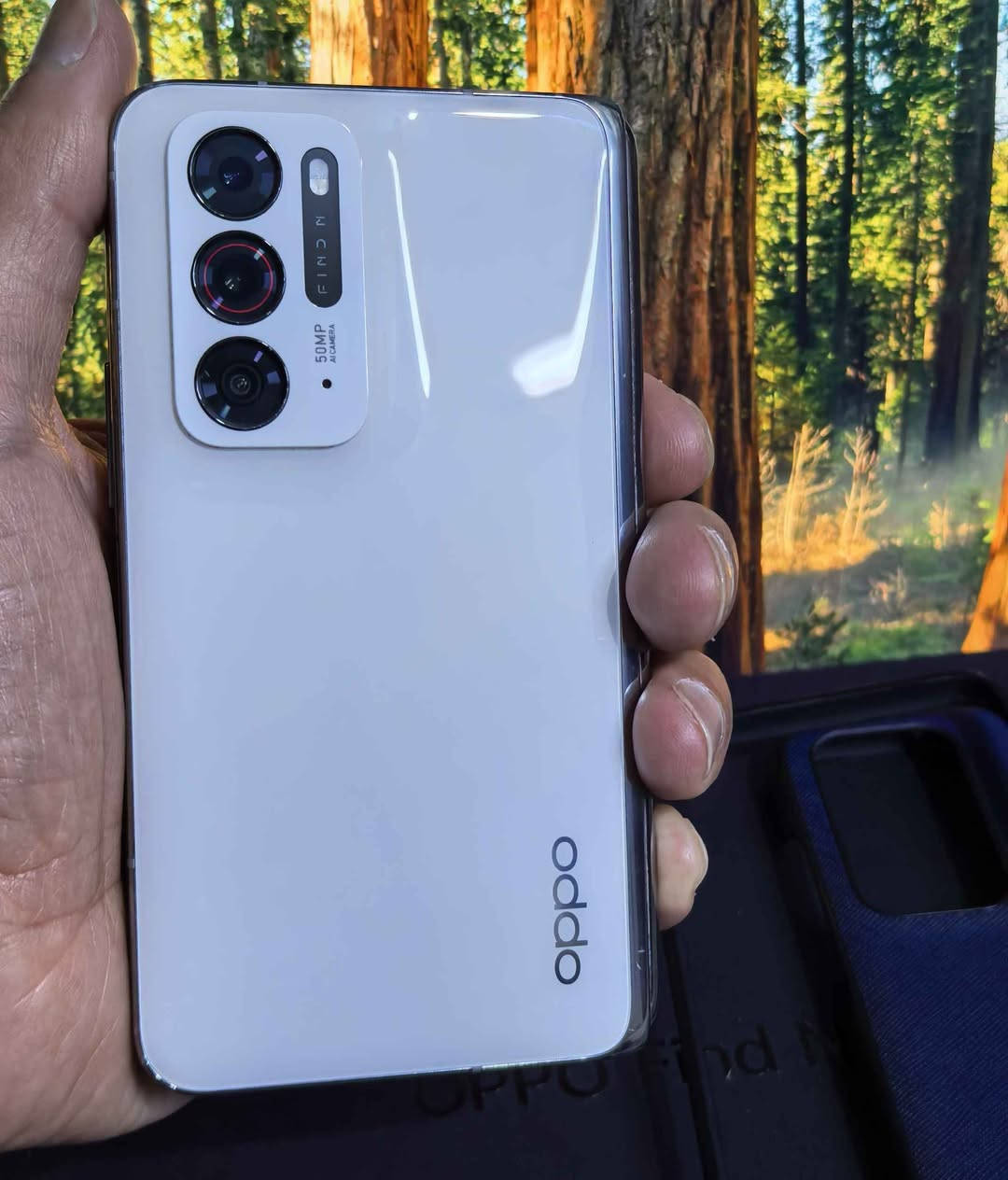 ((للبيع او للمراوس))

Oppo Find N اوبو فايند 
ذاكره 256 لون أبيض.

الجهاز بحاله ممتازه، نظافة 98% بي ضربه صغيره موضحة بالصور غيرها مبي اي شي ومداخل تصليح ابد..

غراضه الكارتونه وگفر

مكاني بغداد وماعندي توصيل

للتبديل.. افضل موبايل ارخص واخذ فرق
السعر 600 الف وبي مجال

للتواصل ع الخاص او على رقمي *********** بغداد, العراق

